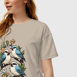 Футболка оверсайз женская Три птицы на ветках в цветах, цвет: миндальный — фото 2