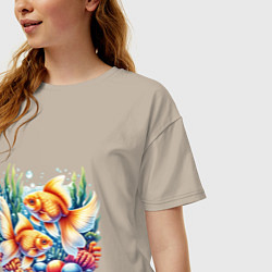 Футболка оверсайз женская Золотые рыбки в подводном мире, цвет: миндальный — фото 2