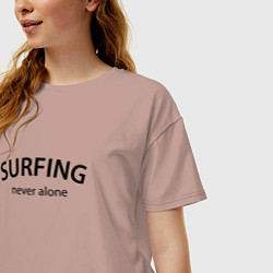 Футболка оверсайз женская Surfing never alone, цвет: пыльно-розовый — фото 2