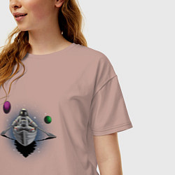 Футболка оверсайз женская Космонавт плывет в лодке, цвет: пыльно-розовый — фото 2