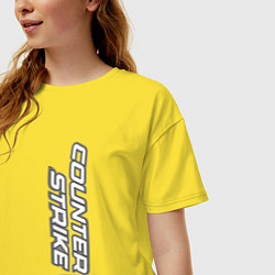 Футболка оверсайз женская Вертикальная надпись Counter-Strike 2 black, цвет: желтый — фото 2
