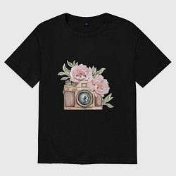 Футболка оверсайз женская Фотоаппарат с пионами, цвет: черный