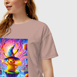 Футболка оверсайз женская Пикачу в шляпе в сказочной стране, цвет: пыльно-розовый — фото 2