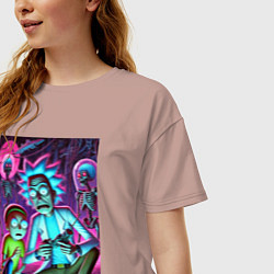 Футболка оверсайз женская Рик и Морти изучают инопланетное насекомое, цвет: пыльно-розовый — фото 2