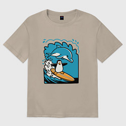 Футболка оверсайз женская Пингвин покорил волну, цвет: миндальный