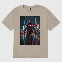 Футболка оверсайз женская Железный человек посреди ночного города, цвет: миндальный