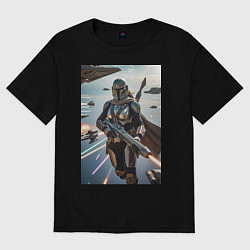 Футболка оверсайз женская Девушка-мандалорец летит в космосе, цвет: черный