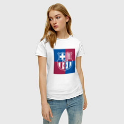 Футболка хлопковая женская FC Barcelona Logo 2022, цвет: белый — фото 2