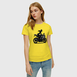 Футболка хлопковая женская Силуэт девушки на мотоцикле, цвет: желтый — фото 2