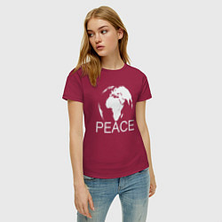 Футболка хлопковая женская World peace, цвет: маджента — фото 2