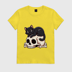 Футболка хлопковая женская Черный кот лежит на черепе, цвет: желтый