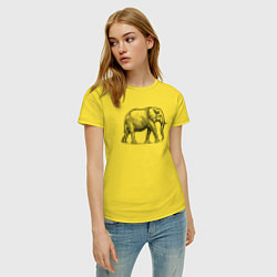 Футболка хлопковая женская Слон гуляет, цвет: желтый — фото 2