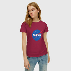 Футболка хлопковая женская NASA: Logo, цвет: маджента — фото 2