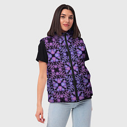 Женский жилет Розово-фиолетовый цветочный орнамент на черном, цвет: 3D-светло-серый — фото 2