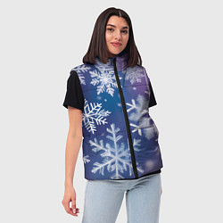 Женский жилет Снежинки на фиолетово-синем фоне, цвет: 3D-черный — фото 2