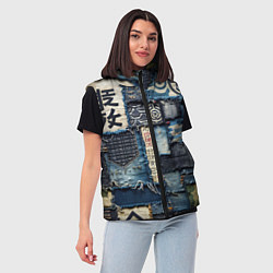 Женский жилет Иероглифы на пэчворк дениме, цвет: 3D-красный — фото 2