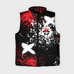 Женский жилет ММА на фоне брызг красок