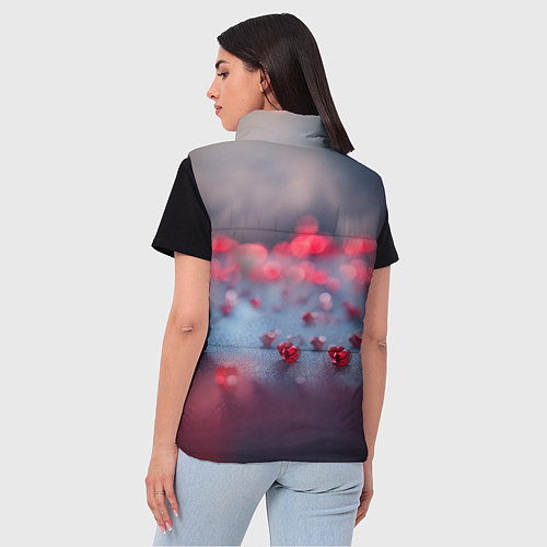 Женский жилет Хрустальное красное сердце на сером фоне с боке / 3D-Красный – фото 4