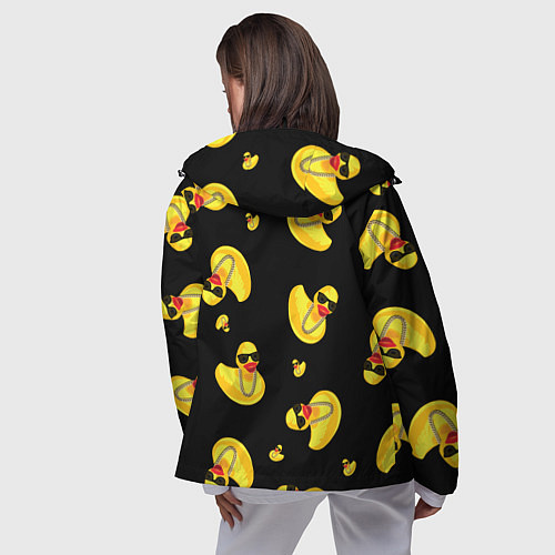 Женская ветровка Жёлтая уточка в в темных очках и цепочке на черном / 3D-Черный – фото 4