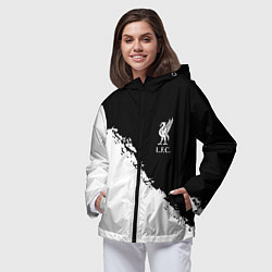 Ветровка с капюшоном женская Liverpool fc белые краски, цвет: 3D-черный — фото 2