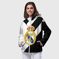 Ветровка с капюшоном женская Реал Мадрид черно белые полосы, цвет: 3D-белый — фото 2